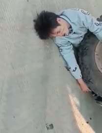 等待救援