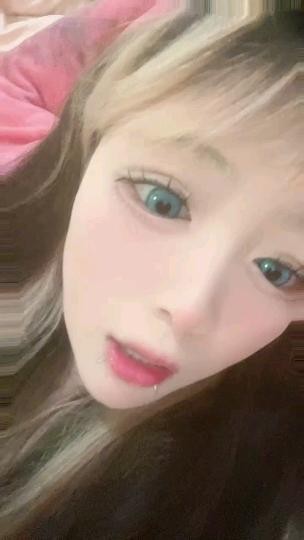 可爱舌钉美女揉奶子扣逼自慰