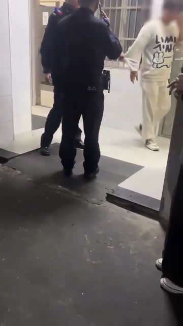 五马街附近，女厕所内恶心一幕