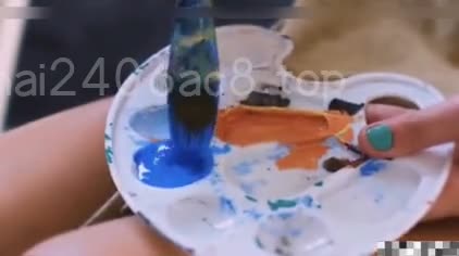 年轻的画家少女被激烈地深深地操