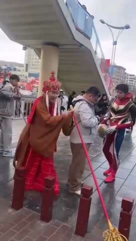 唐僧和奥特曼打起来了