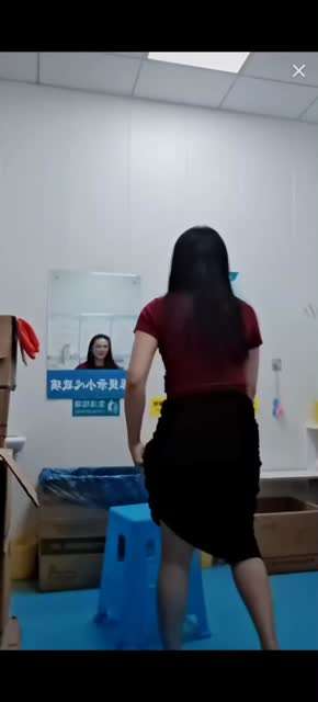穿裙子打两针屁股针