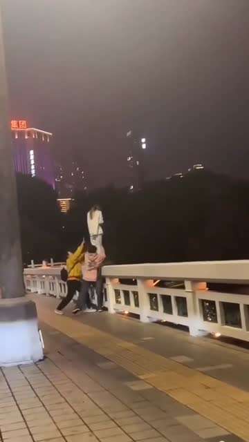 美女想开点