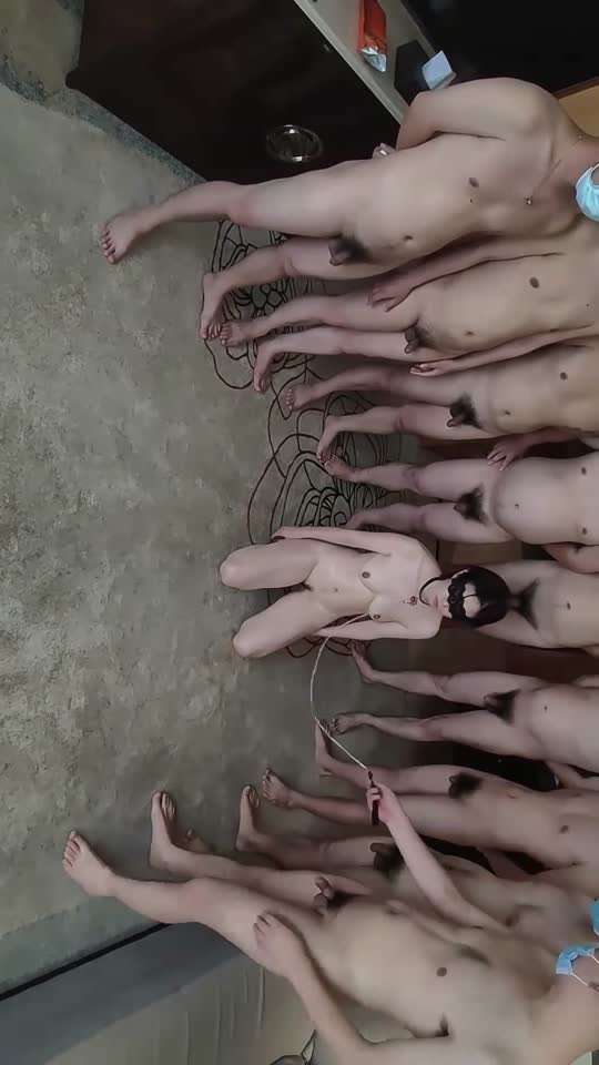 小母狗玩群交
