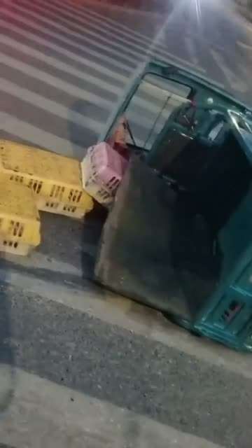 不是我撞的，我不敢扶