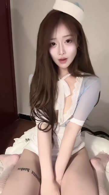 四川美术学院短剧演员佩琪私密生活曝光嫩粉小穴真想舔一口-