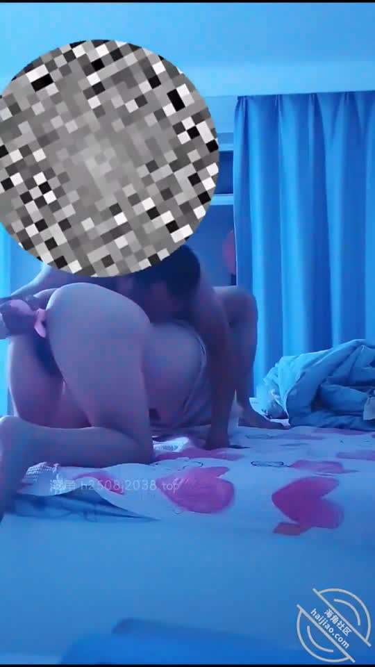 氛围灯下调教母狗