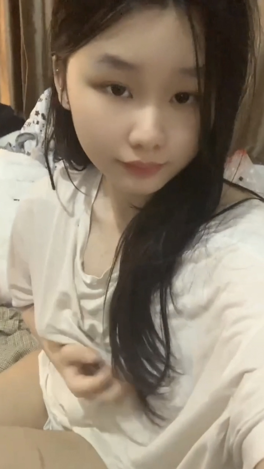 高颜值美艳嫩妹自拍