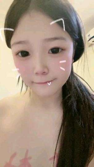 骚货女网友逼痒痒了自慰