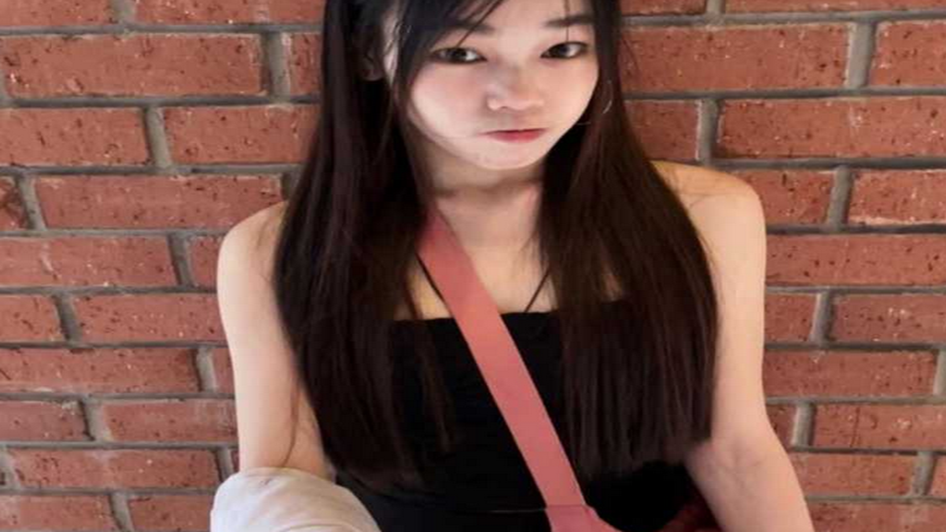 马来西亚网红 leejoey 洗澡被哥哥偷拍 裸体视频全网疯传