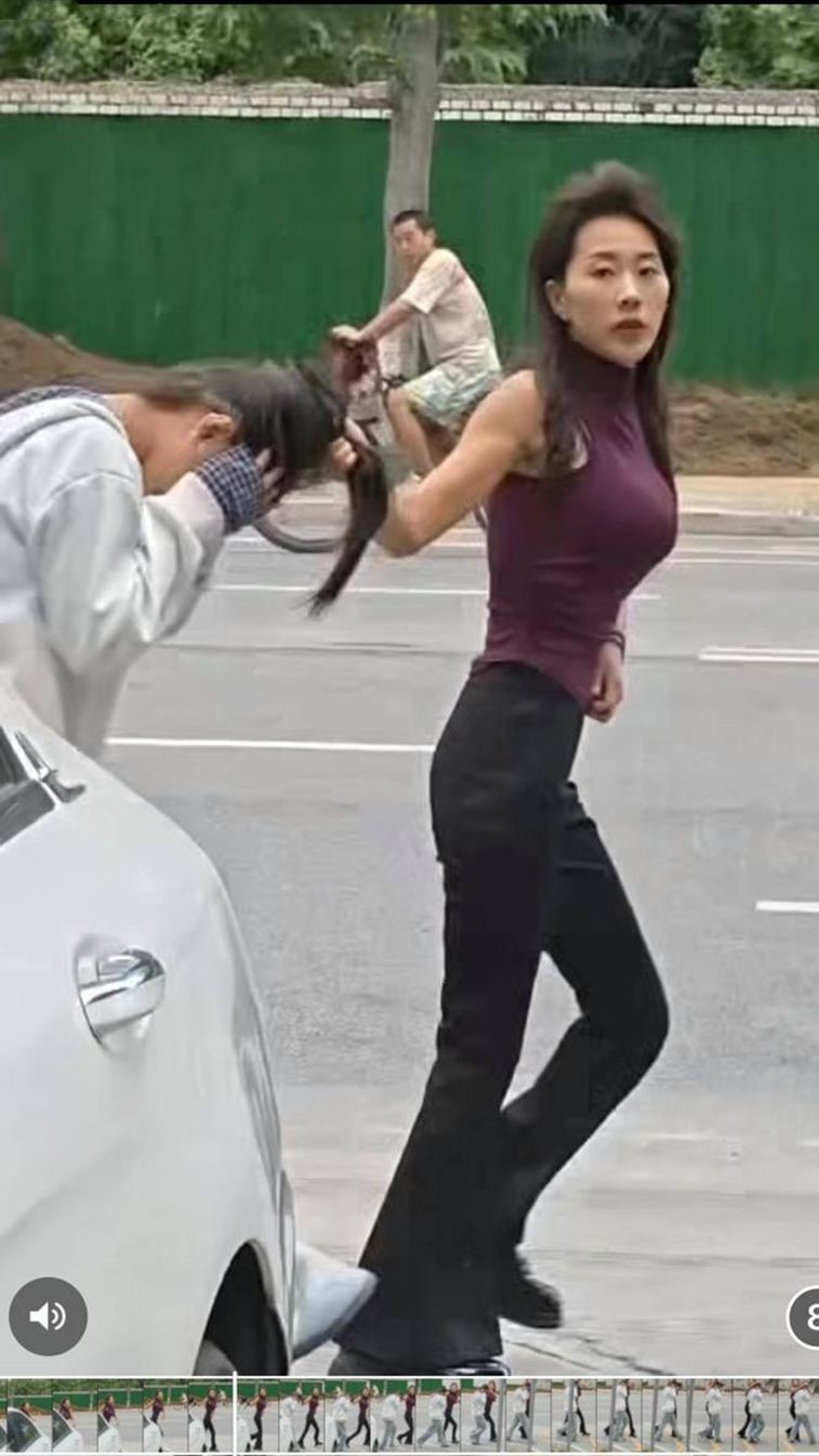 性瘾学生妹当小三被原配当街怒撕 据传一个月要做几十次太炸裂了（关注x女x厕小学生c中生高中生萝莉）