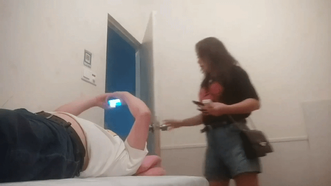 大叔全程记录足疗店爆操少妇老板娘