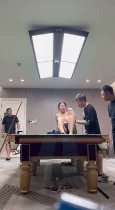 江苏台球厅扒开看奶子也不生气