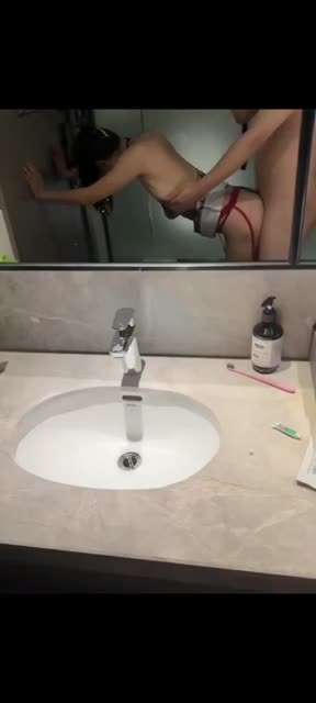 后入打桩骚母狗