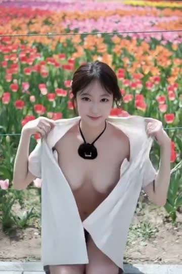 c恋女神 户外脱衣狗爬式反差最新AI软件圆你女神梦 高端定制图片生成动态视频同款