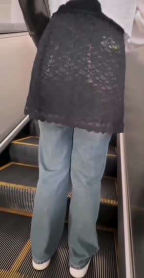 裤子外面套裙子