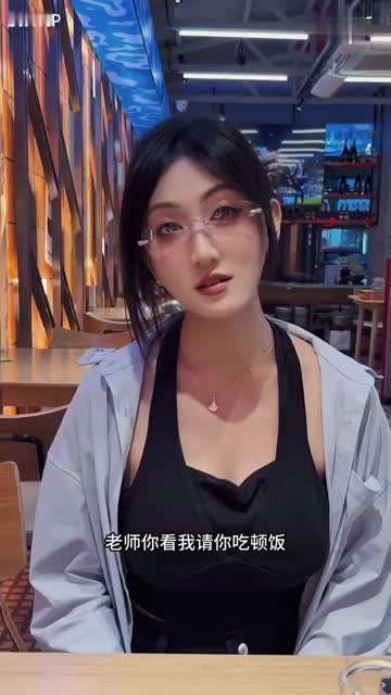 抖阴风 终于把大学美人老师给得手了 车上发骚口交 丝袜美脚足交 撅起美臀求操 粗暴抽插中出