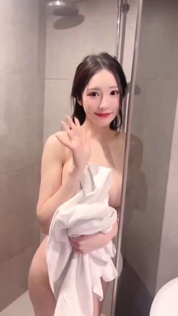 美女洗澡发骚诱惑